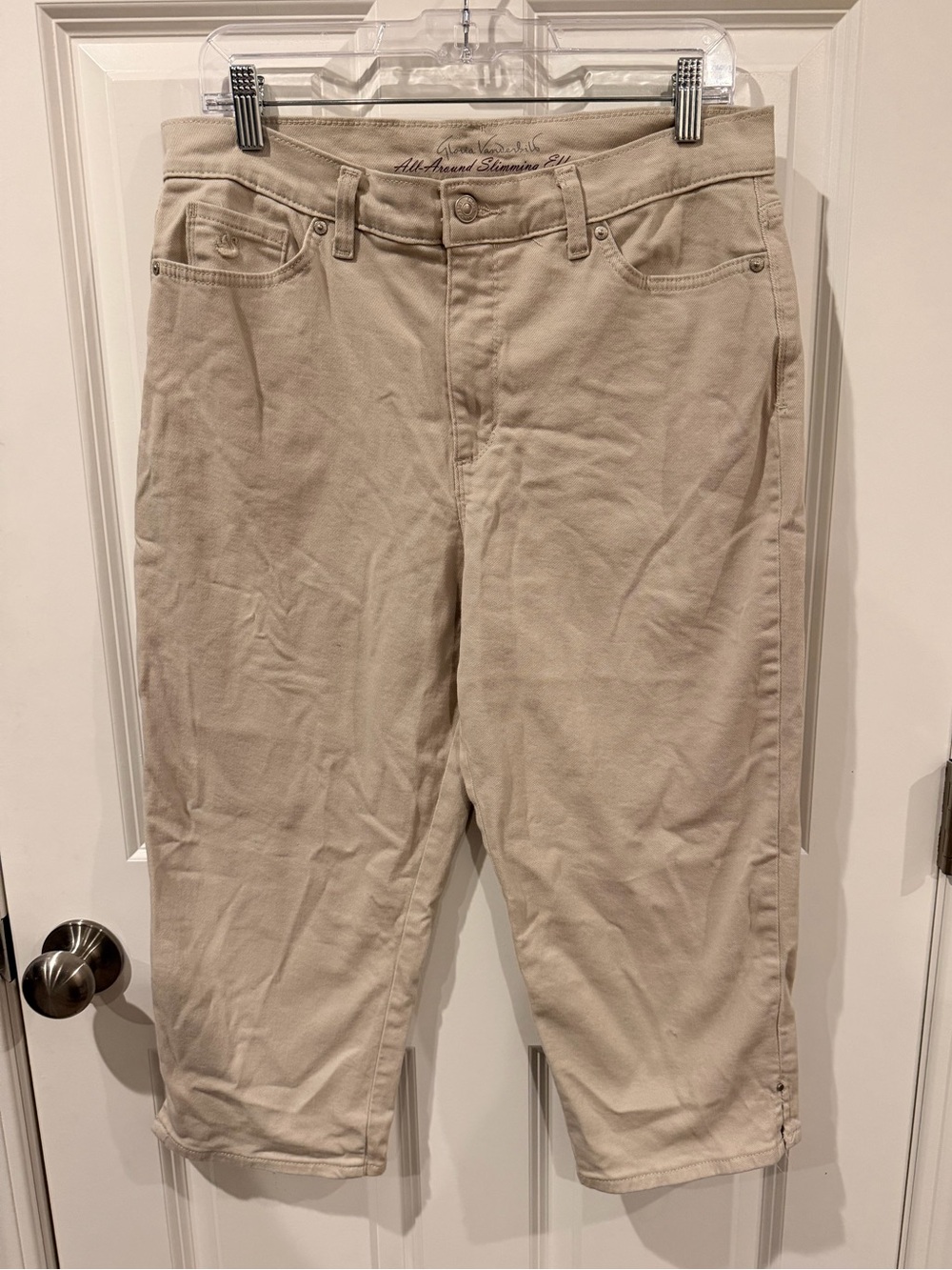 Gloria Vanderbilt All Around Slimming Effect Khaki Jean Capris Size 12